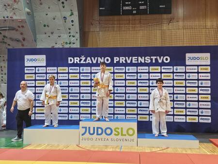 Zmagovalec na stopničkah