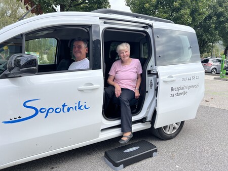 prevozi starejših z Zavodom Sopotniki